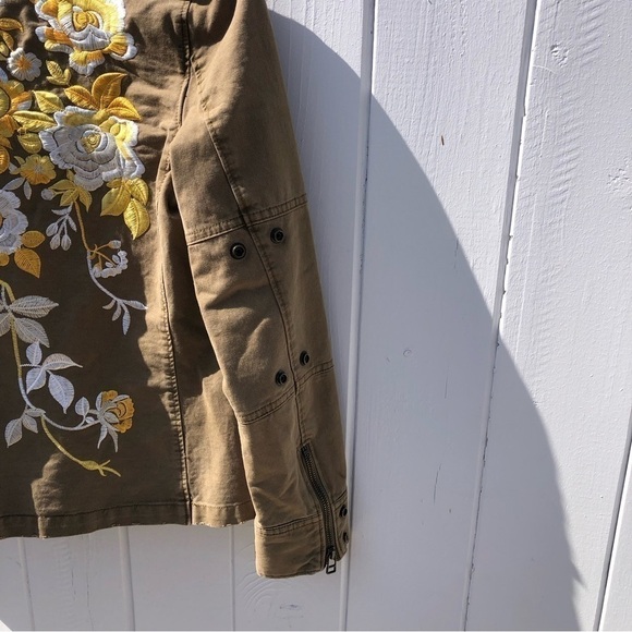 Pam & Gela Utility Embroidered Floral Print Jacket - Picture 14 of 15